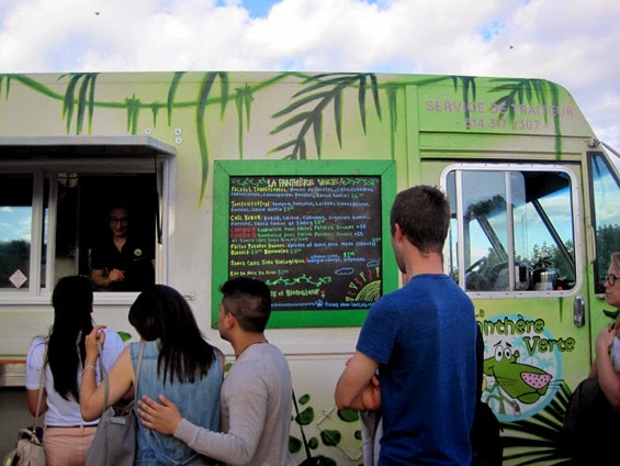 fille sexy dans la rue