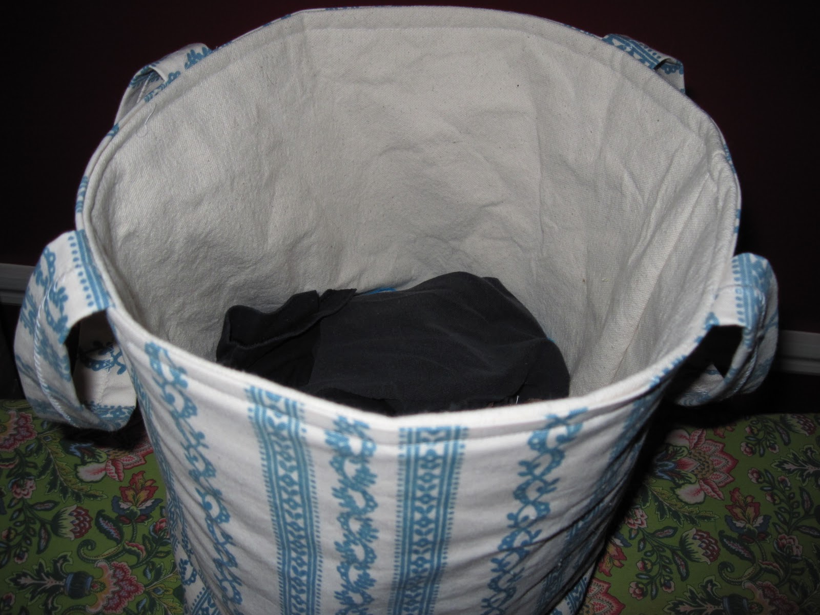 A GoodWife's Journal Fabric bucket tutorial