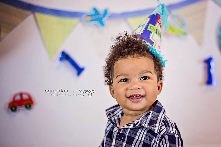 squeaker & yoyo PHOTOGRAPHY Smash Cake First Birthday