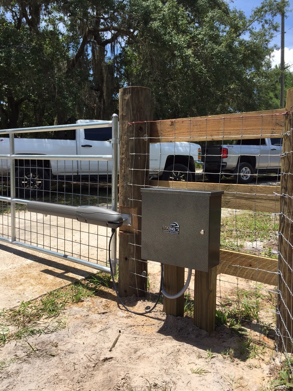 Viking G5 swing gate operator