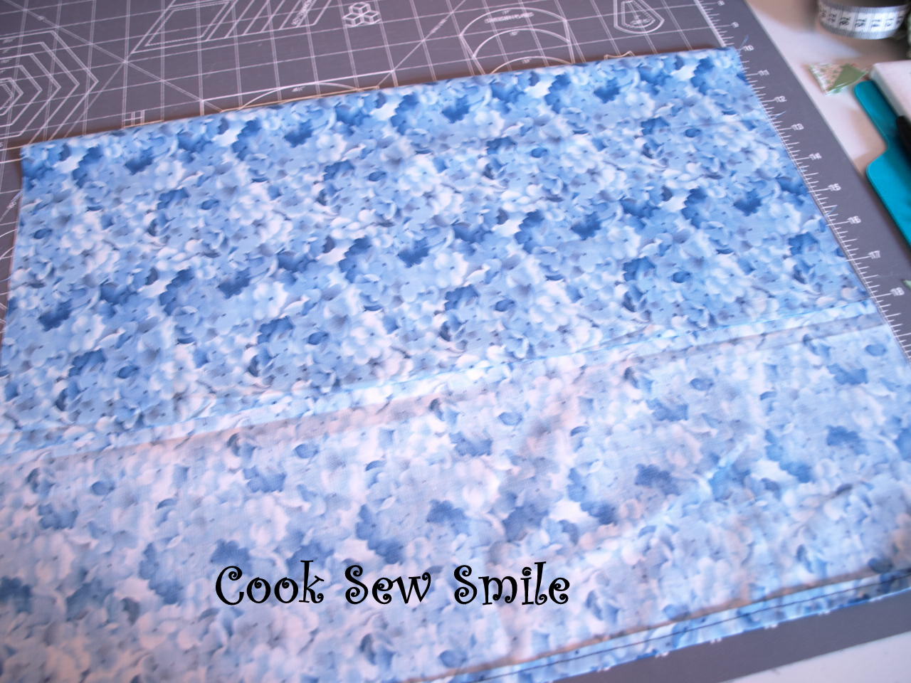 Cook Sew Smile Leslie's Lap Buddy Sew Along