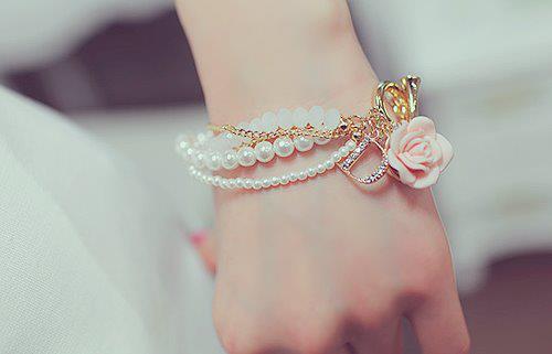 This Season s Must-Have Jewelry Trends to Buy Now m 49 This Season s Must-Have Jewelry Trends to Buy Now m 51
