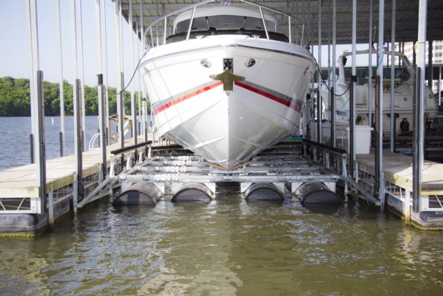 Summerset Boat Lifts: FAQs on Boat Lifts at the Lake of ...