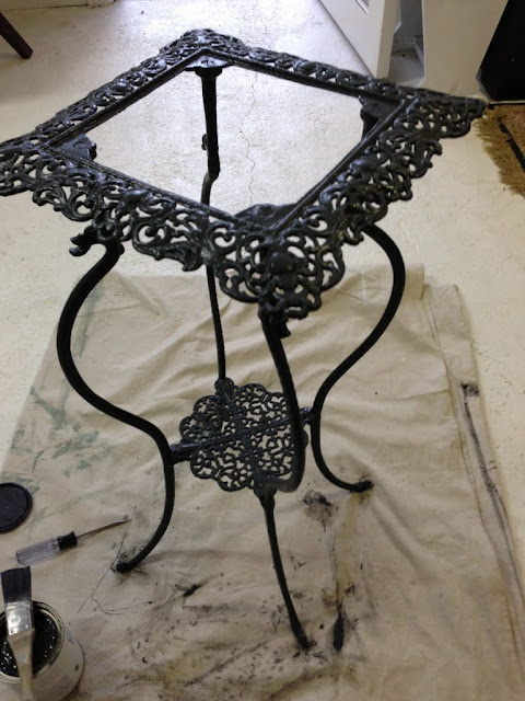 Lilyfield Life: Annie Sloan Chalk Paint to transform a metal plant stand