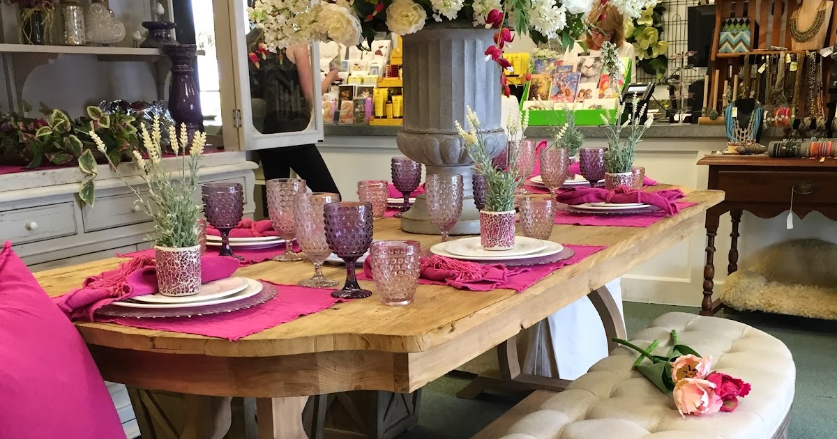 vignette design: Shopping For Dining Room Tables