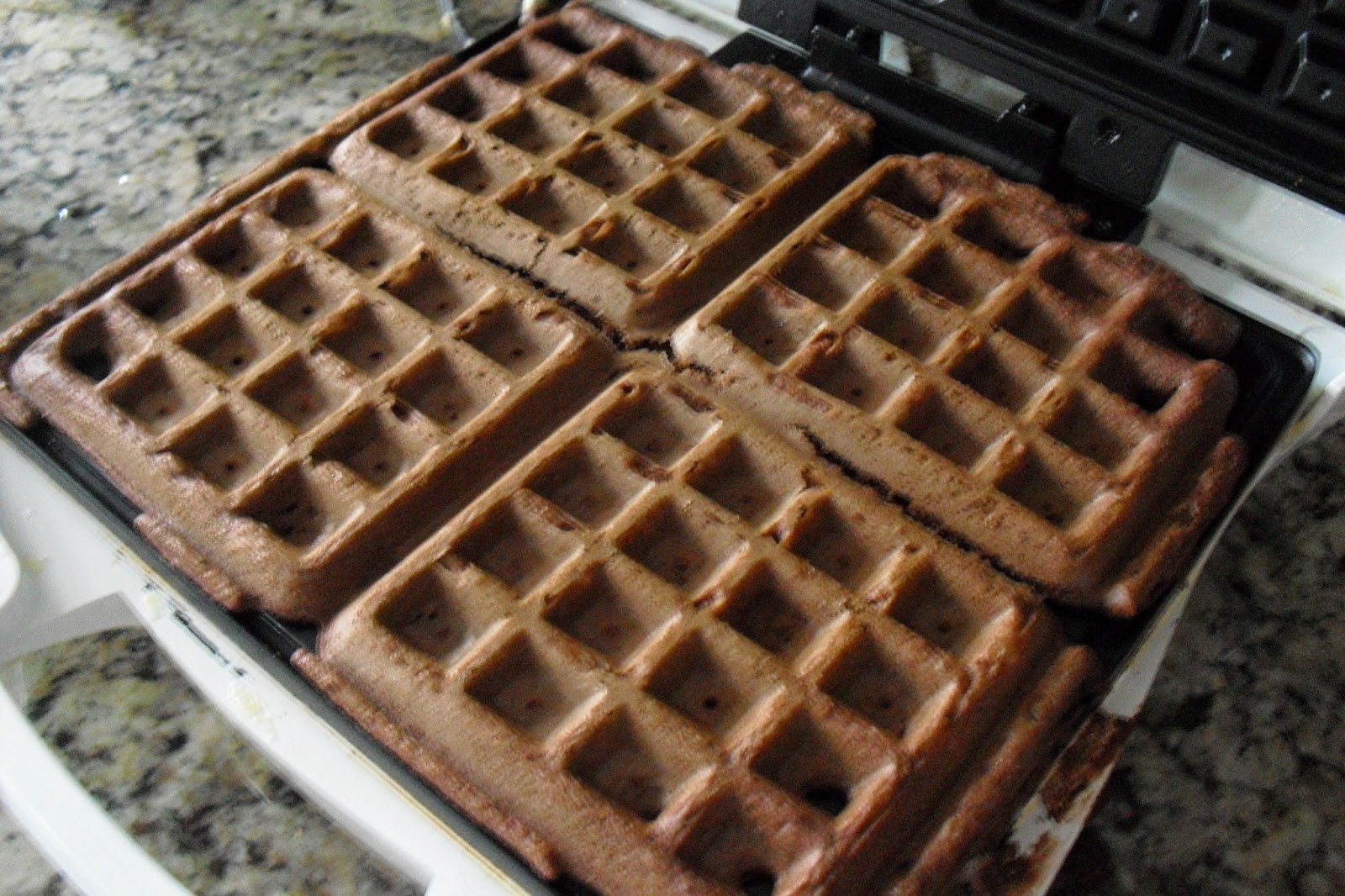 Lindsey's Kitchen Cake Mix Waffles