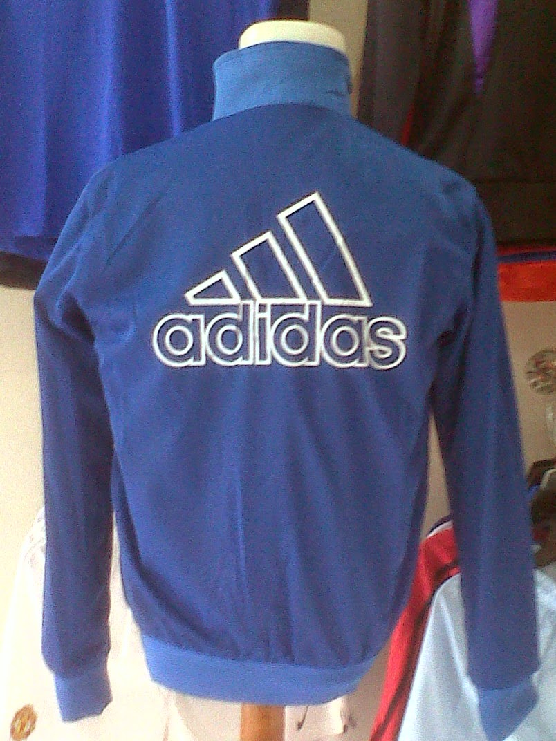 Jaket Tracktop Real Madrid Parasut sisi dalam belakang Jaket Tracktop Real Madrid Parasut sisi dalam belakang