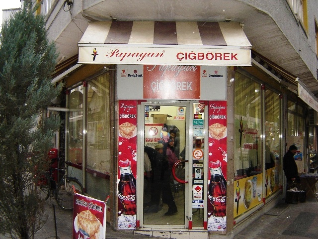 Ağzımın Tadı Papağan Çiğ Börek Salonu