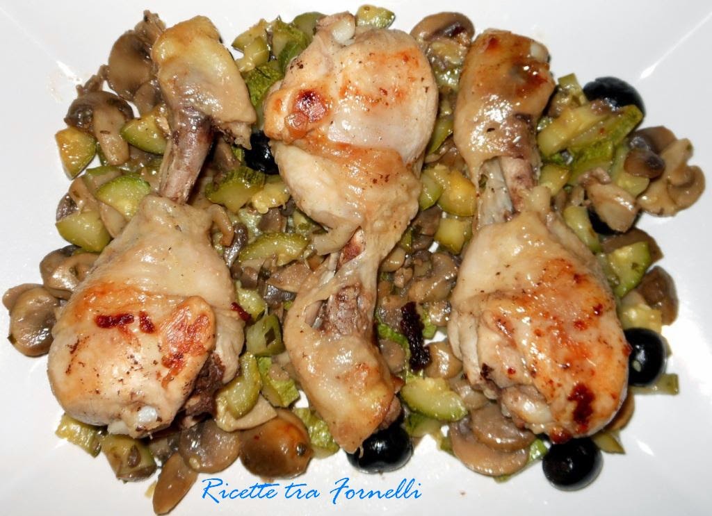 Cosce di Pollo con Zucchine Funghi e Olive