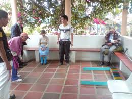 JUEGOS TRADICIONALES Y DE LA CALLE: CUCUNUBA, LA CASA DE LAS CANICAS,