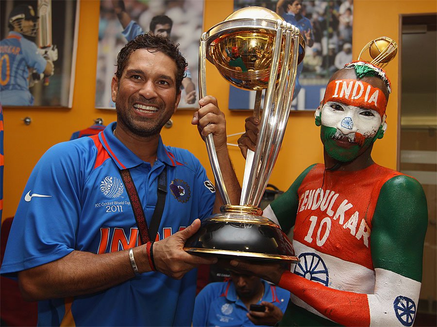 Sachin+with+world+cup+2011+trophy