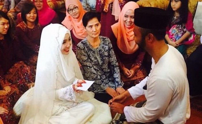 Rara A K A Felixia Yeap Gets Hitched In A Simple Ceremony Thehive Asia