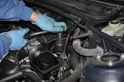 Filtro BMW 320d E46 cambio aceite motor Filtro BMW 320d E46 cambio aceite motor