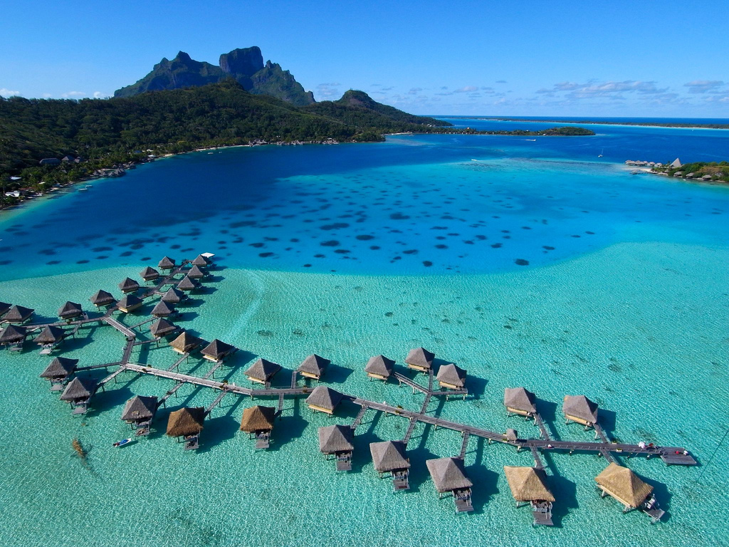 Exotic Places: Exotic Bora Bora Resorts Pictures