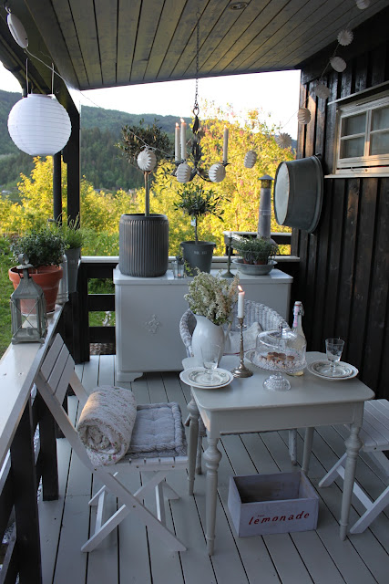 Svingenslillehus: utfordring: hage/uteplass!!