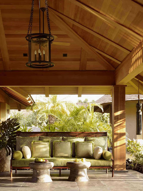 Tropical Classic Hwaiian House Living Room