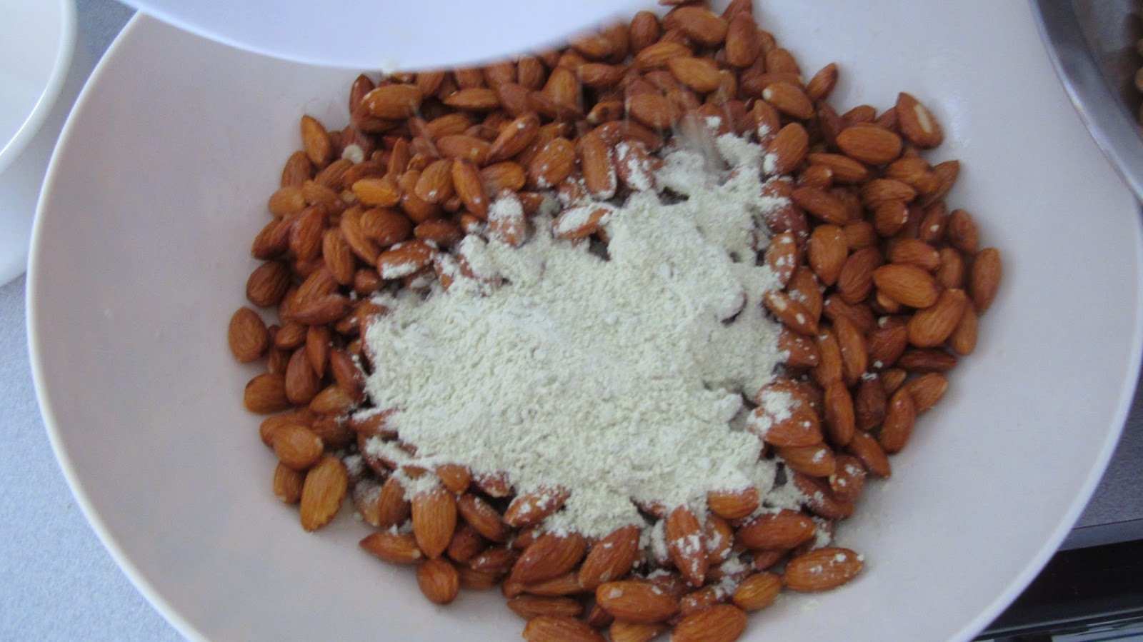 Effortnesslessly Wasabi Almond and Cinnamon Almond