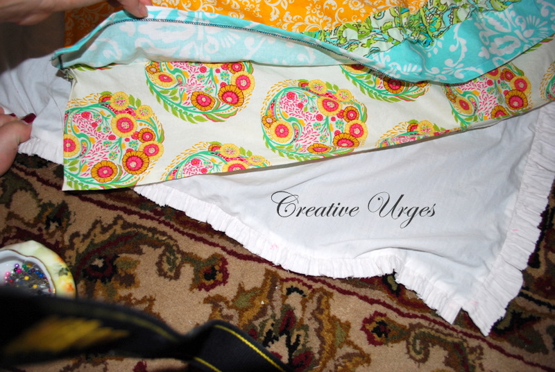 Creative UrgesCreative Blogspot How to make a crib skirt/dust ruffle