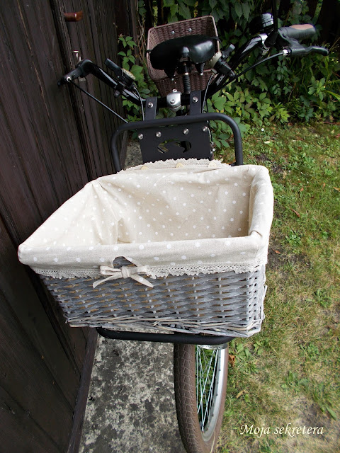 koszyk na rower wyściełany tkaniną