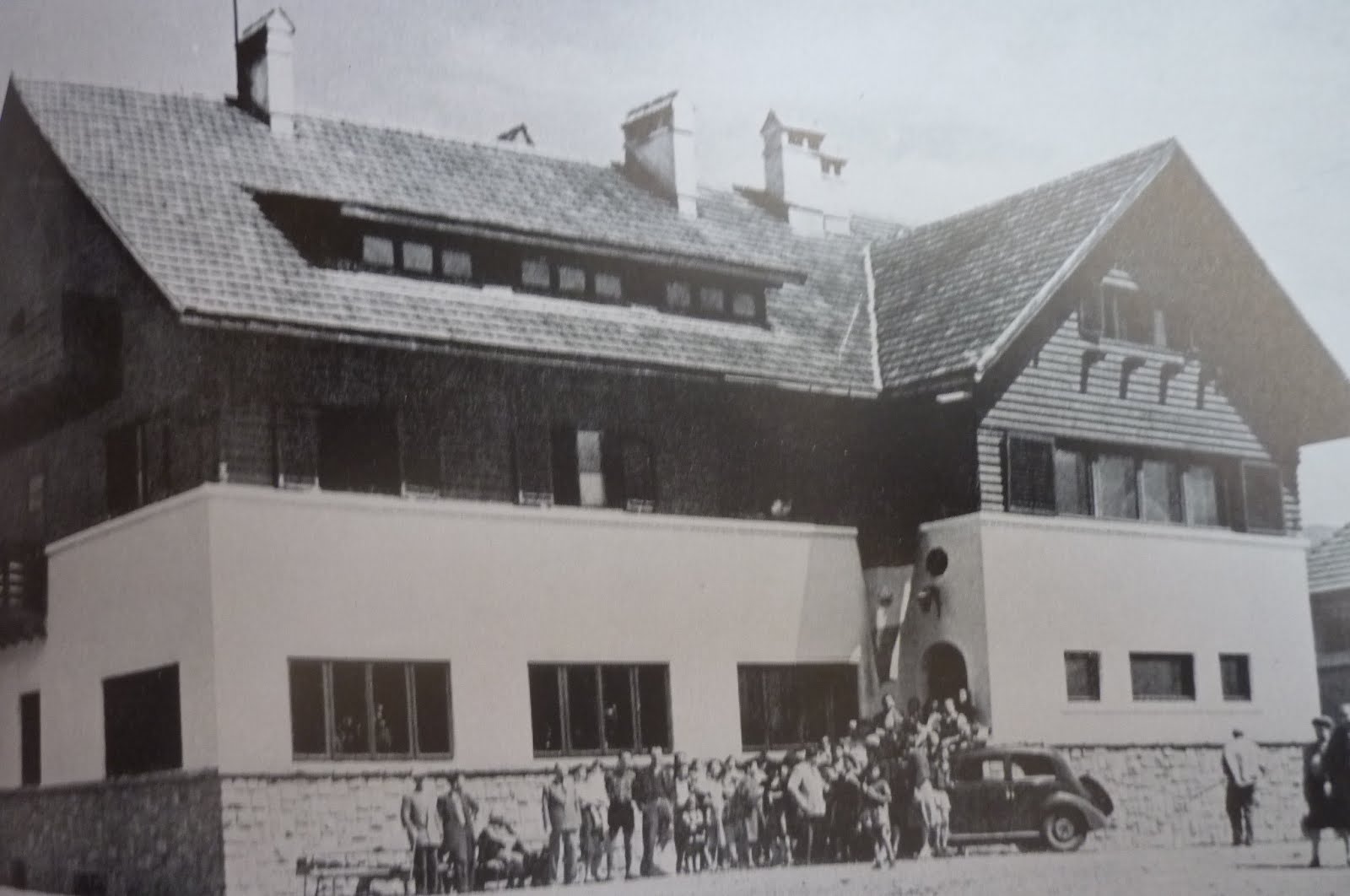 v o l g a n e a g r a: Salt peste timp - Busteni, caminul alpin / The  Mountaineers' Club, Busteni, over time,