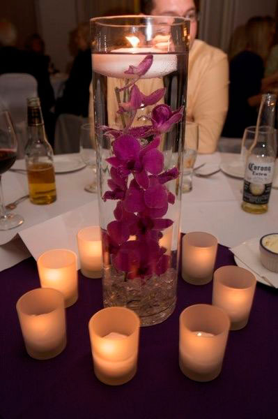 Última Tendencia! Centros de Mesa Novedosos con Flores y Velas Última Tendencia! Centros de Mesa Novedosos con Flores y Velas
