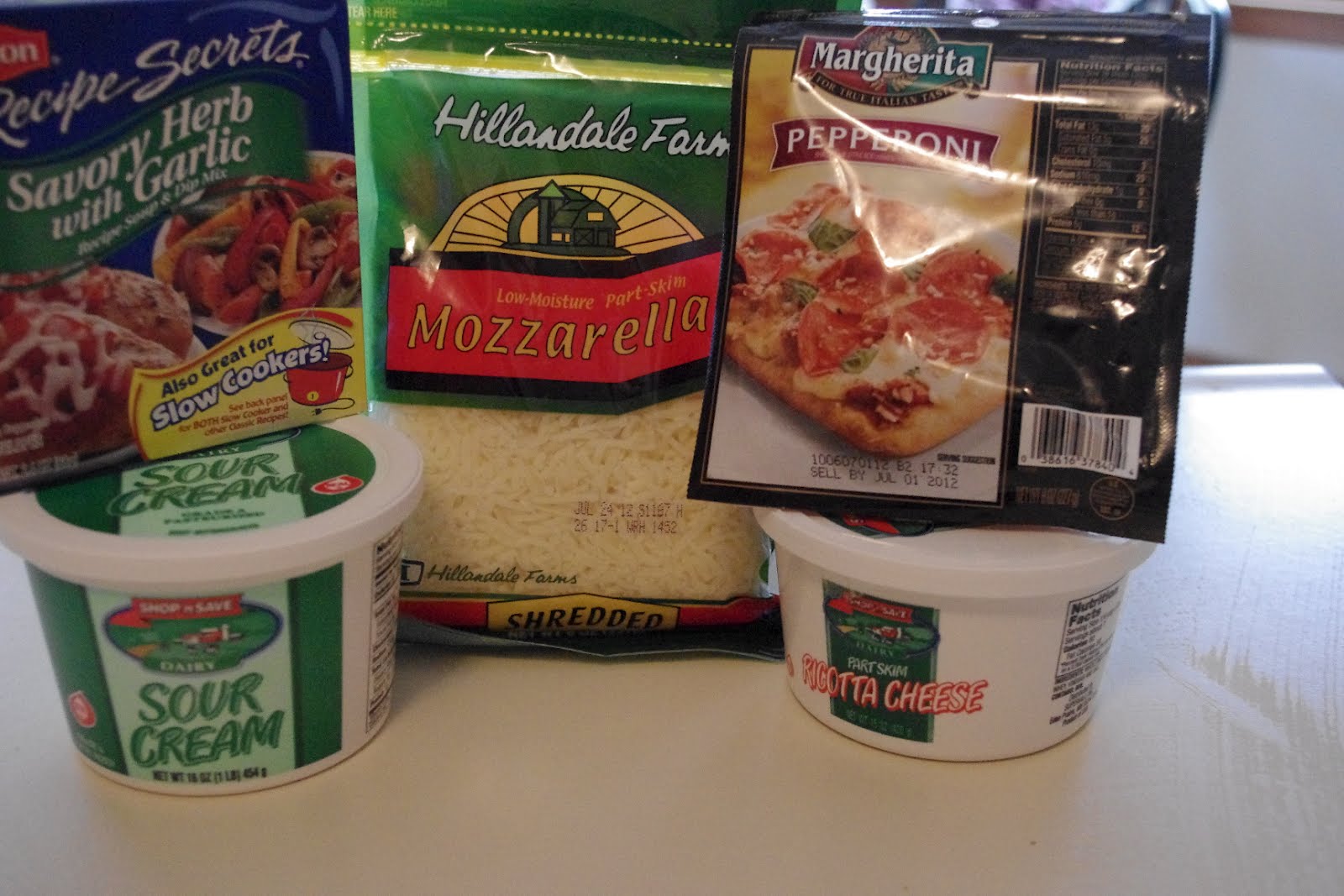 The Busy Moms' Recipe Box: White Pizza Dip