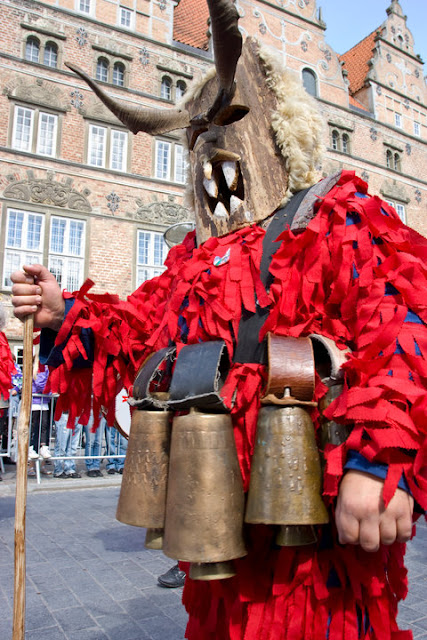 Parada tancerzy z Bułgarii Aalborg Carnival