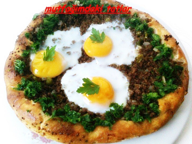 BAYAT RAMAZAN PİDESİNDEN KIYMALI PİDE Mutfak Ve Tatlar