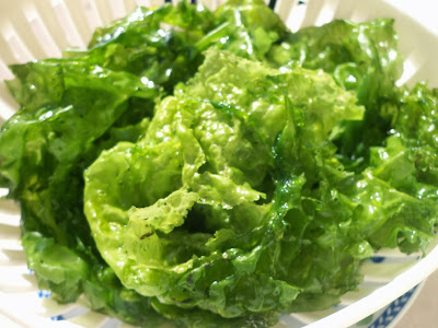 zeppolelle e pasta crisciuta alghe e purp’ zeppoline di pasta lievitata tentacoli di polipo e alga  