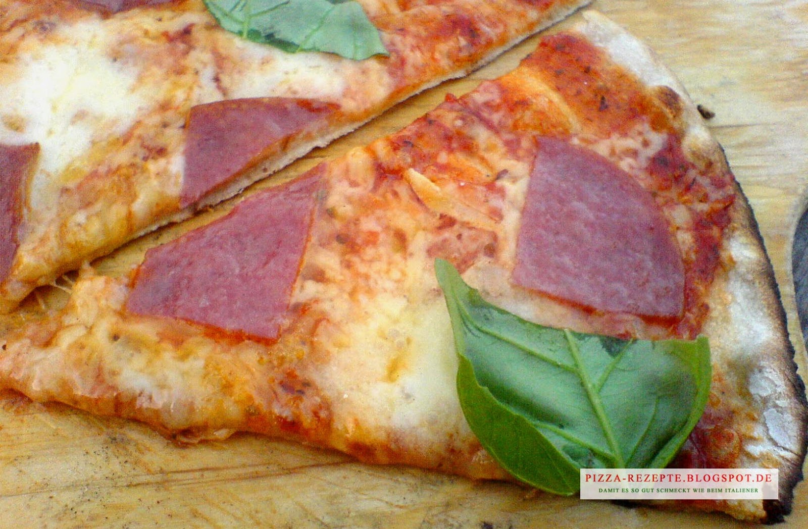 Pizza Salami Pizza Rezepte italienische Pizza zu Hause selber backen