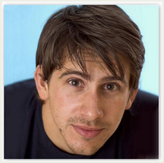 Medium-Straight-Hairstyles-for-Men_01.jpg