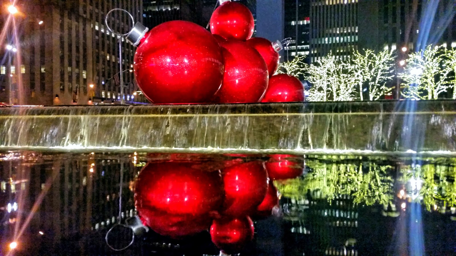 Rockefeller-Center-NYC-Christmas-Travel-the-East