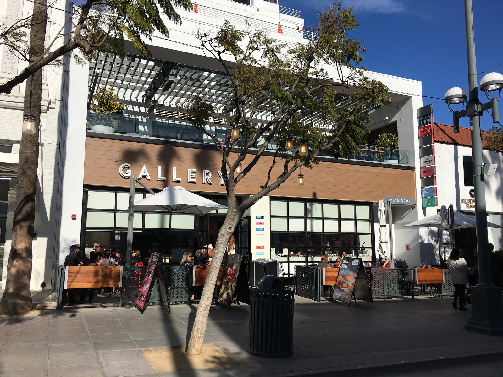 Inside Apple Third Street Promenade: a luxe temple in SoCal