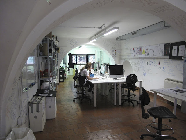 Design Department (Phòng Thiết Kế)