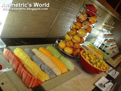 Fresh fruits at Cafe Ilang-Ilang in Manila Hotel