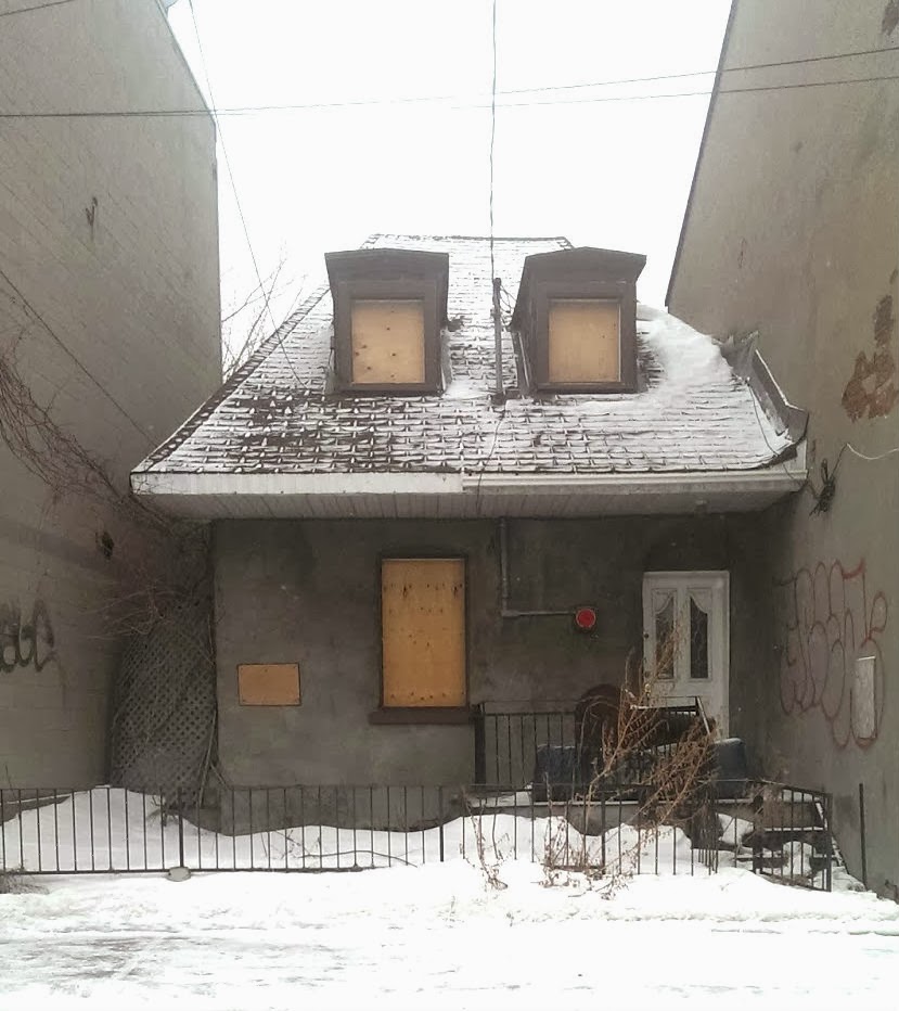 Griffintown oldest house boarded up Coolopolis