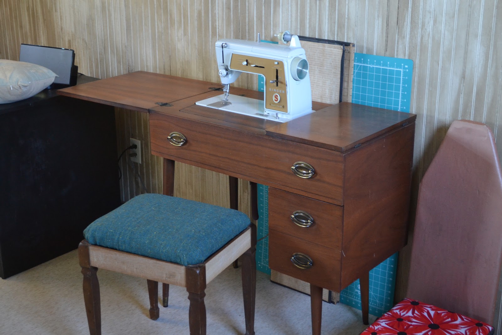 CARANCAHUA CREEK 1963 SINGER TOUCH & SEW