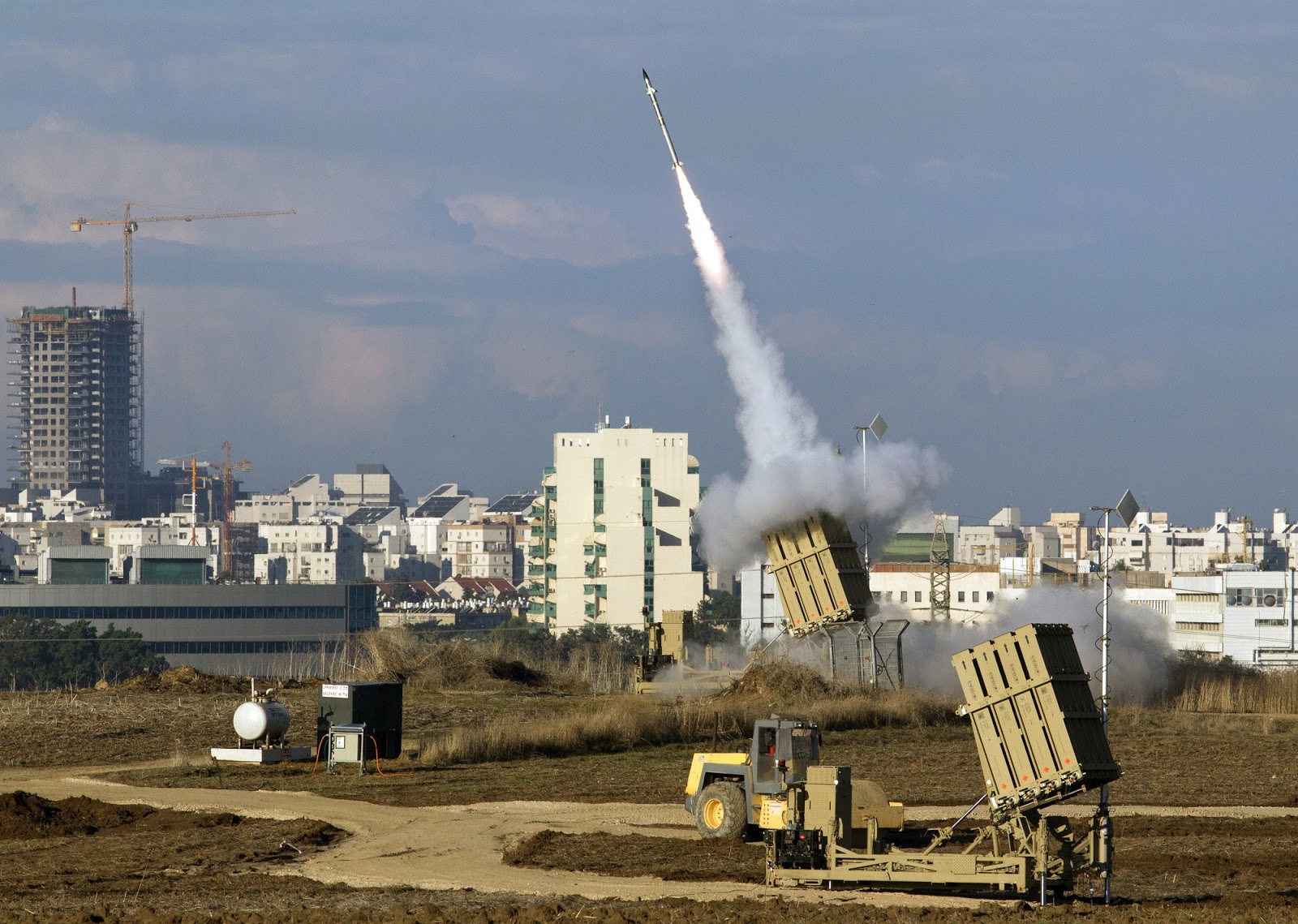 http://2.bp.blogspot.com/-xQGiMG4Cmsw/UTxditSJ5yI/AAAAAAAAomU/Q3qAglo_AWU/s1600/Iron_Dome.jpg