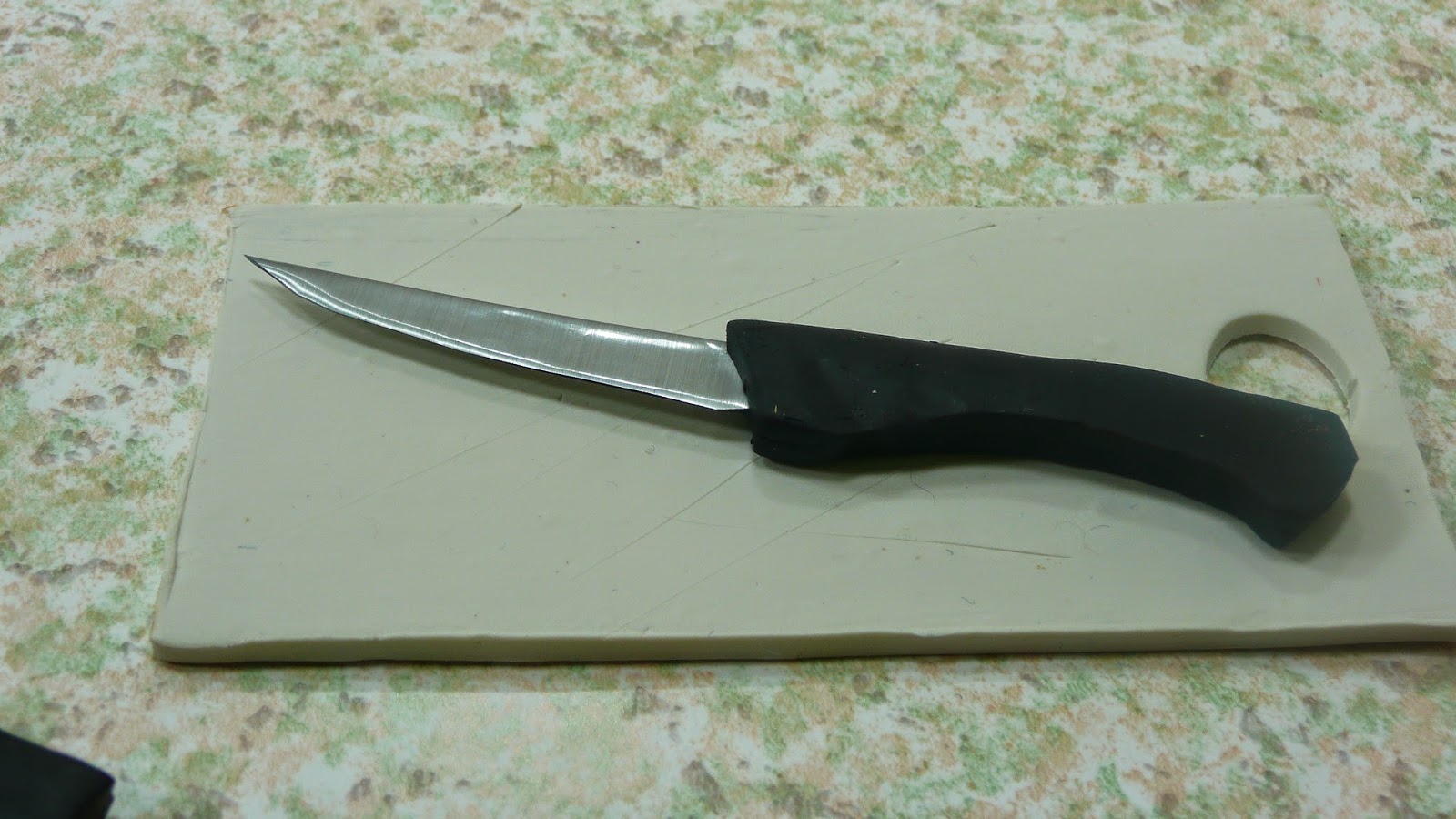 joanne's 18" dolls Knife Experiment