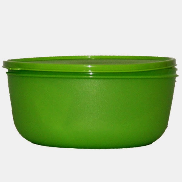 Tupperware Vegetables Salad Green Large Bowl.