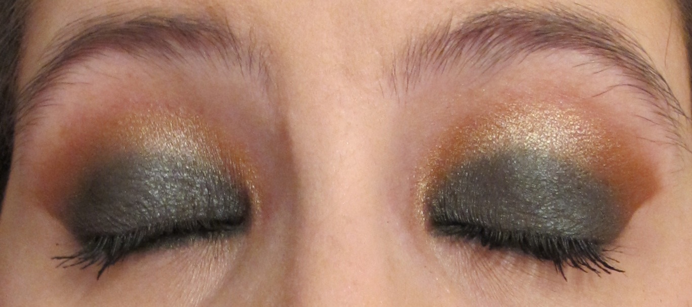 Displaying 20> Images For - Mac Club Eyeshadow...