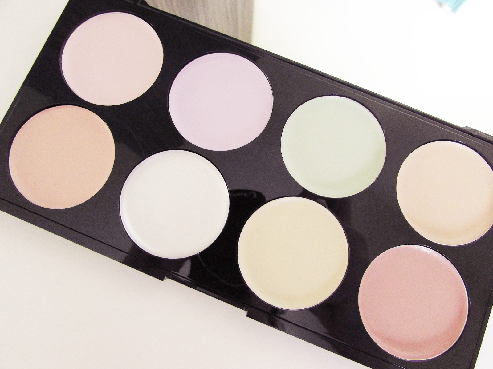 Makeup Revolution Ultra Base Corrector Palette