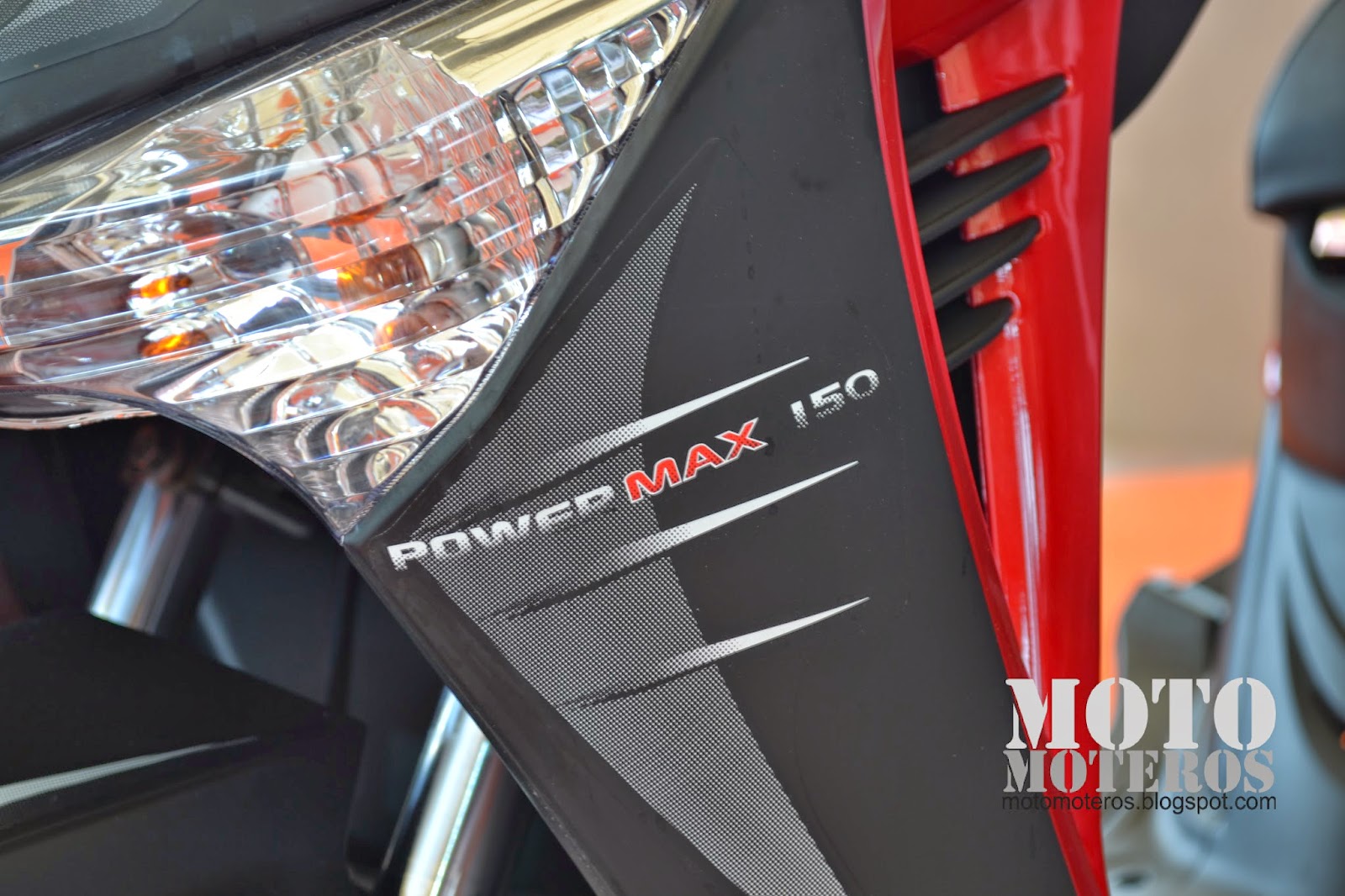 MotoMoteros UM POWERMAX 150