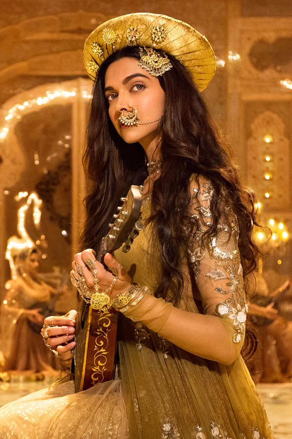 Primera Promo De Bajirao Mastani Sencillamente Espectacular El Encanto De Bollywood Hindi movie featuring ranveer singh, deepika padukone. el encanto de bollywood blogger