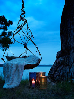 Blandiloquently: April 2012