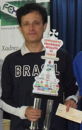 Estudante-atleta paranaense é convocado em primeiro lugar para disputar mundial  de Xadrez - FEXPAR - Federação de Xadrez do Paraná