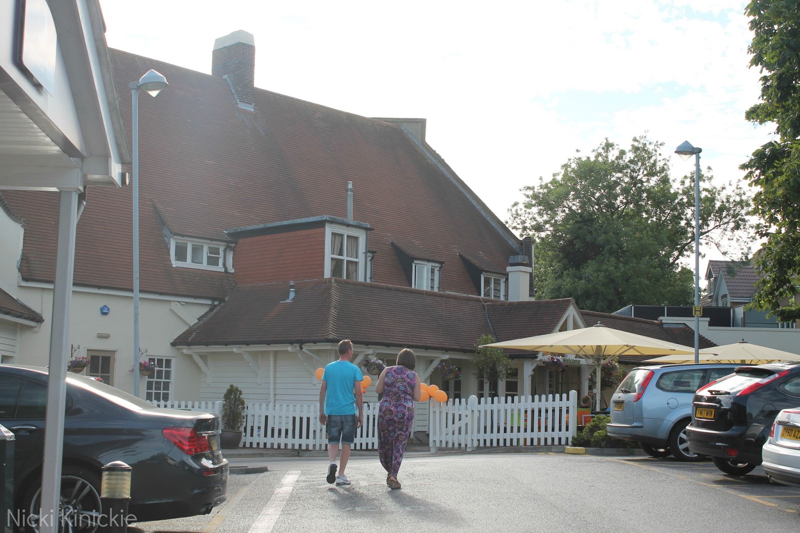 REVIEW Harvester Rayleigh Weir. Nicki Kinickie