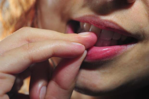 the nails Como obter Mãos e Unhas saudáveis e bonitas como fazer unhas Como obter Mãos e Unhas saudáveis e bonitas