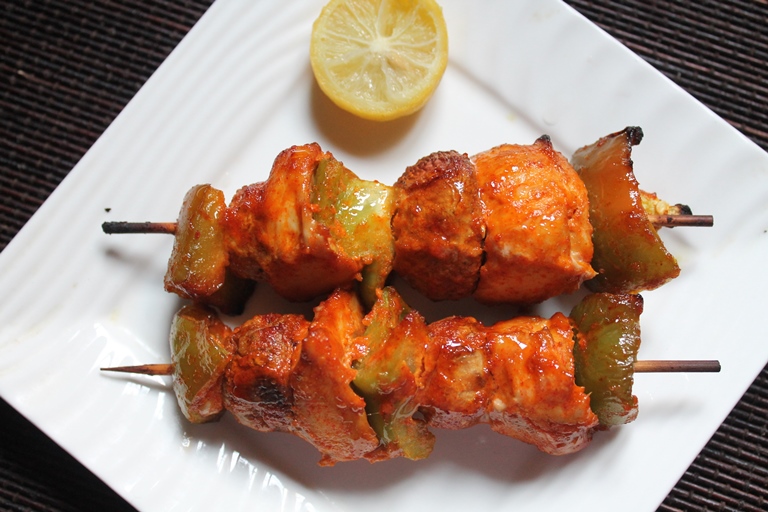 Spicy Chicken Skewers Recipe / Chicken Kebabs Recipe Yummy Tummy