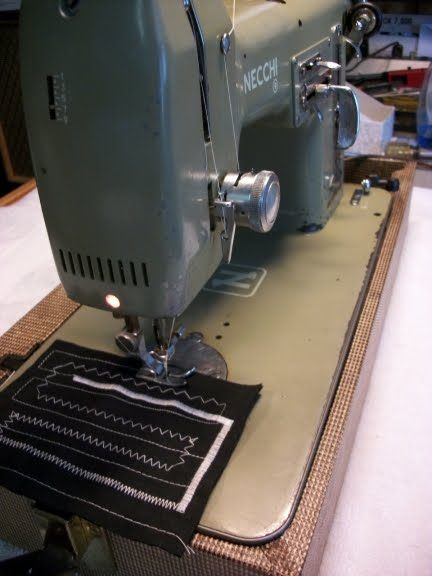 Perfect Stitch August 40 Cool White Sewing Machine Model 1265 Perfect Stitch August 40 Cool White Sewing Machine Model 1265